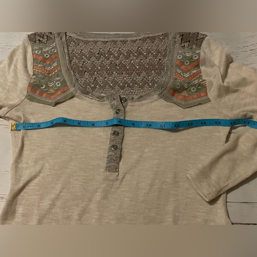 Miss Me Womens Shirt cream Embellished Henley Crochet Long Sleeve Top Medium - Picture 6 of 9
